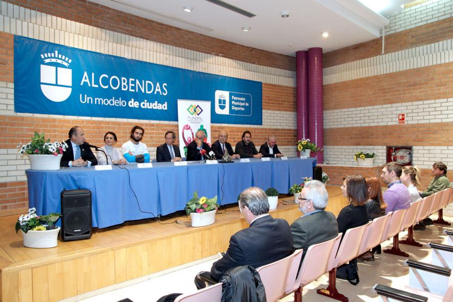 Presentación Torneo La Menina de Tenis 2018 - Imagen de la mesa presidencial con todos los miembros que la componen.