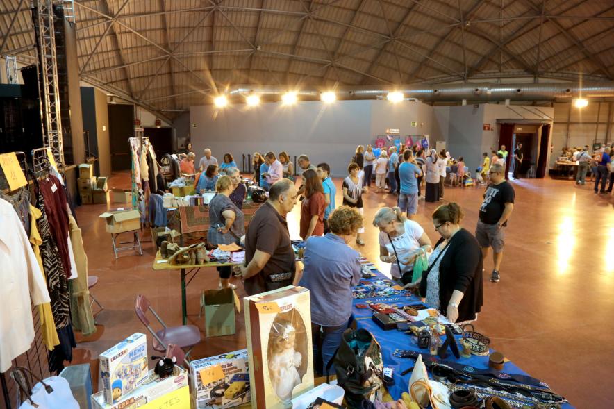 Mercadillo Asociaciones Solidarias en La Esfera - 2017