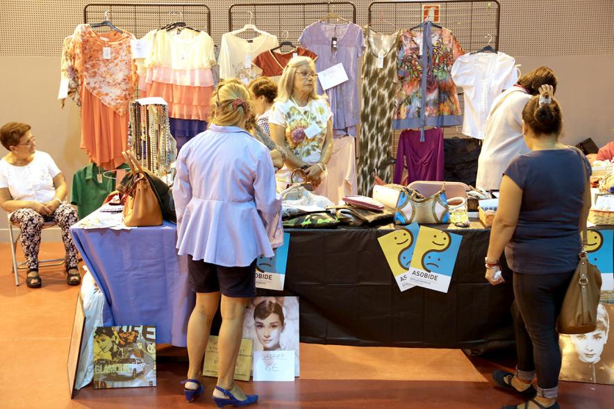 Stand. Mercadillo Asociaciones Solidarias en La Esfera - 2017