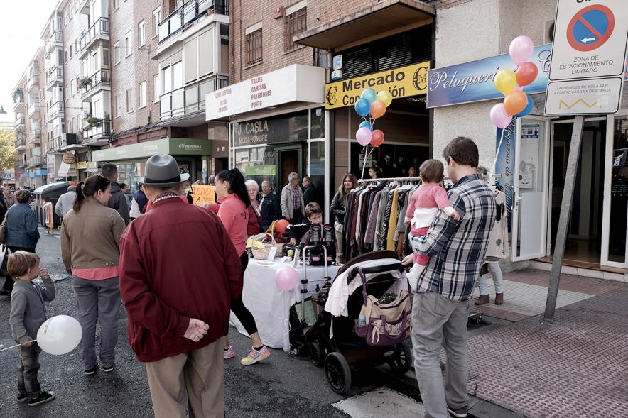 Mercadillo de la Calle Constitución -  Un puesto del mercadillo.