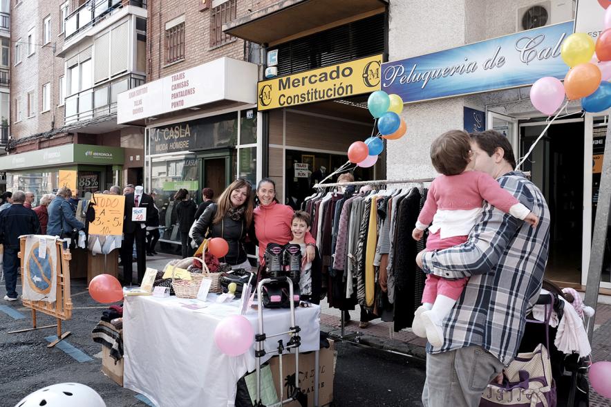Mercadillo de la Calle Constitución -  Un puesto del mercadillo.