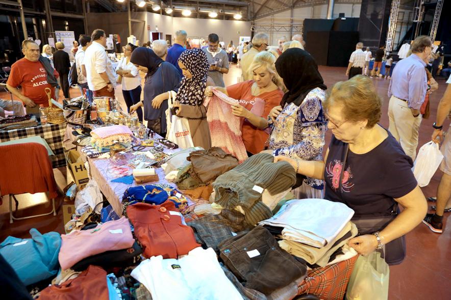 Vista general del evento. Mercadillo Asociaciones Solidarias en La Esfera -2017