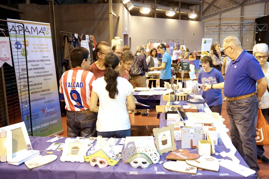 Vista general del evento. Mercadillo Asociaciones Solidarias en La Esfera -2017