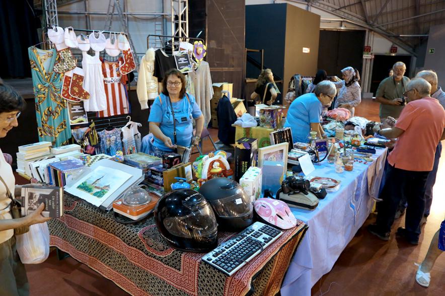 Stand. Mercadillo Asociaciones Solidarias en La Esfera -2017