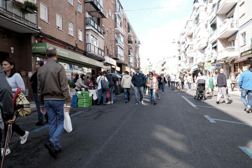 Mercadillo de la Calle Constitución - Vista general del mercadillo.