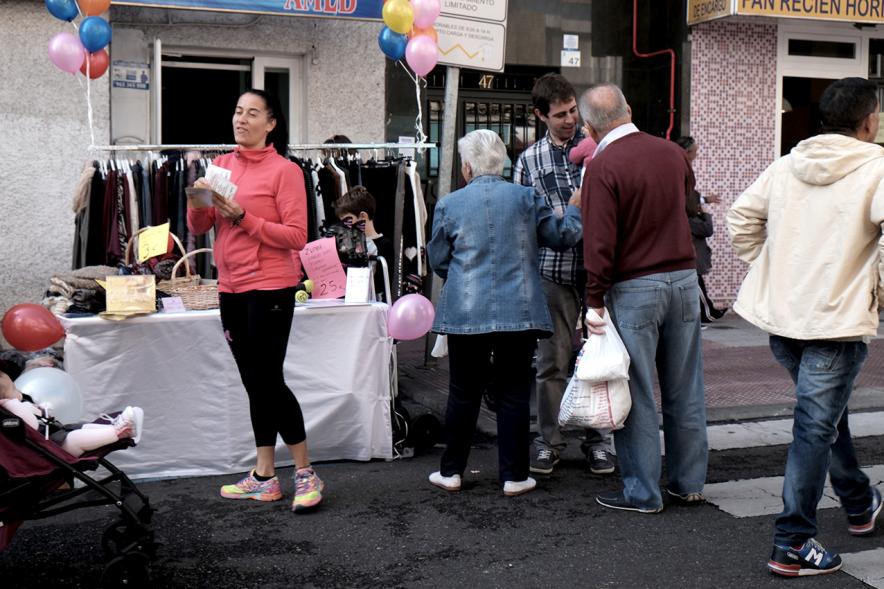 Mercadillo de la Calle Constitución -  Los visitantes.