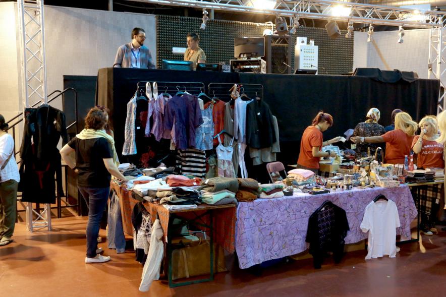 Stand. Mercadillo Asociaciones Solidarias en La Esfera - 2017