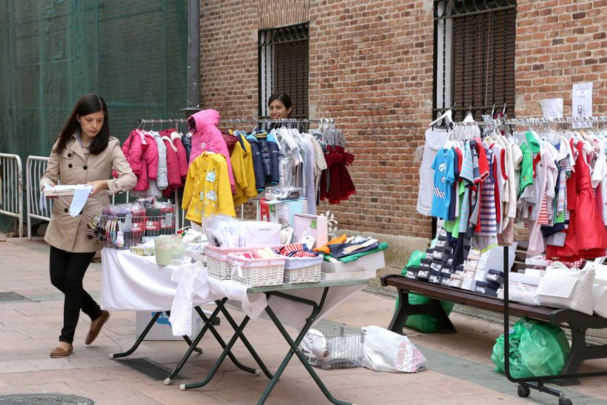 Mercadillo de la Calle Constitución -  Un puesto.