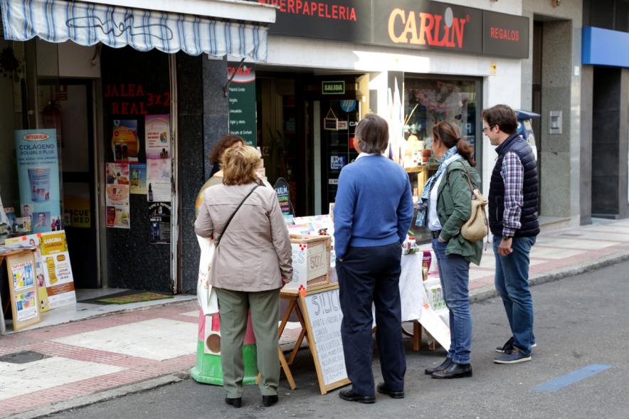 Mercadillo de la Calle Constitución - Visita del alcalde.