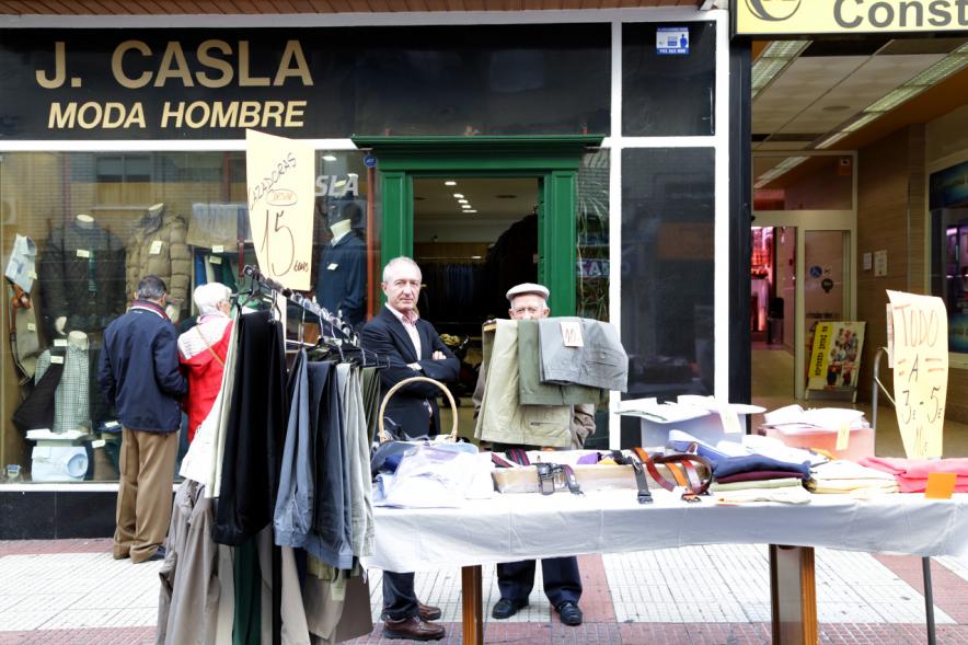 Mercadillo de la Calle Constitución - Un puesto. 