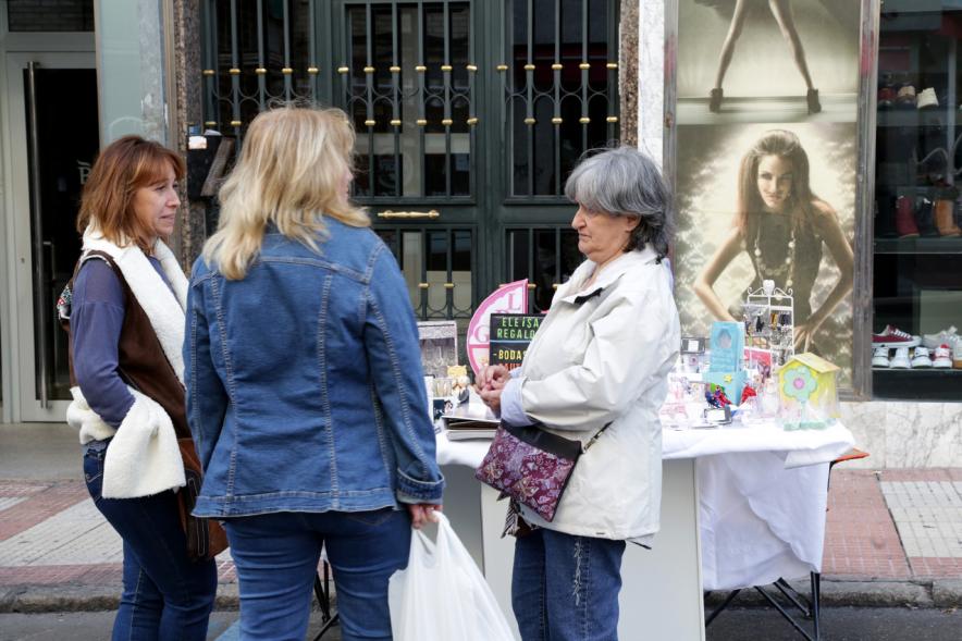 Mercadillo de la Calle Constitución - Los visitantes.