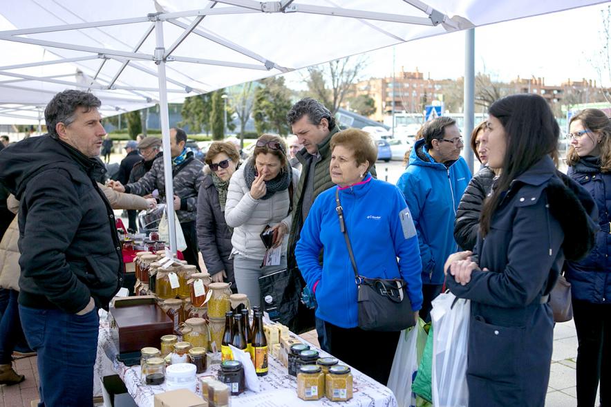 Puesto de miel y derivados. Mercado Agroecológico.