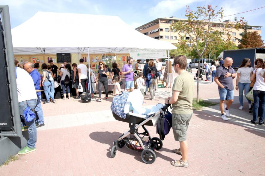 Vista general de los visitantes al Mercado Agroecológico -2019
