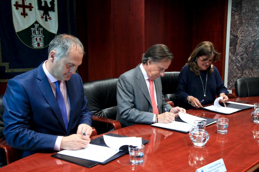 Momento de la firma