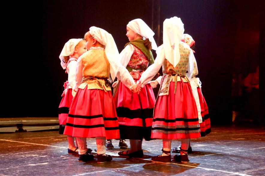 Baile típico. Mercau Astur 2019 