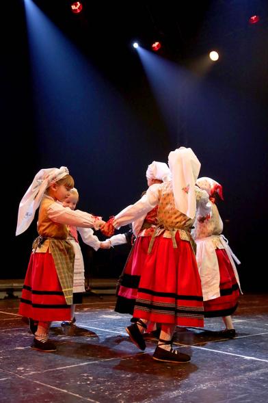 Baile típico. Mercau Astur 2019 