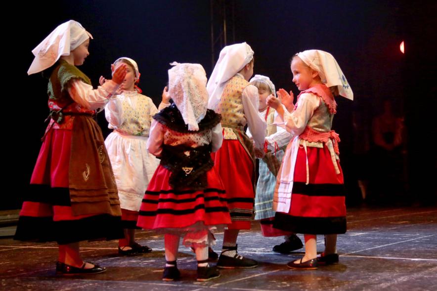 Baile típico. Mercau Astur 2019 