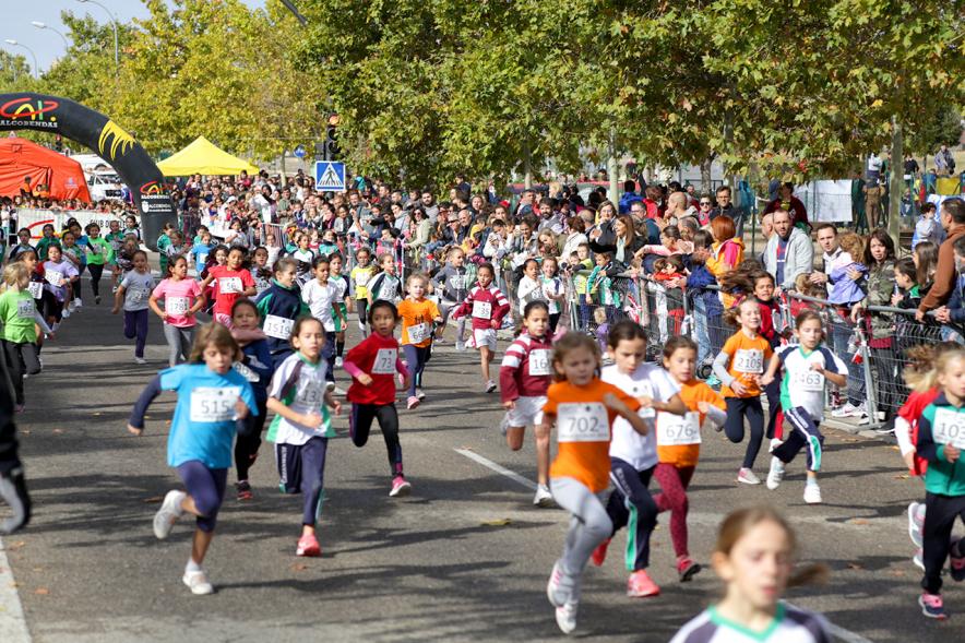 Milla Escolar 2018 - Imagen de la carrera multitudinaria infantil.
