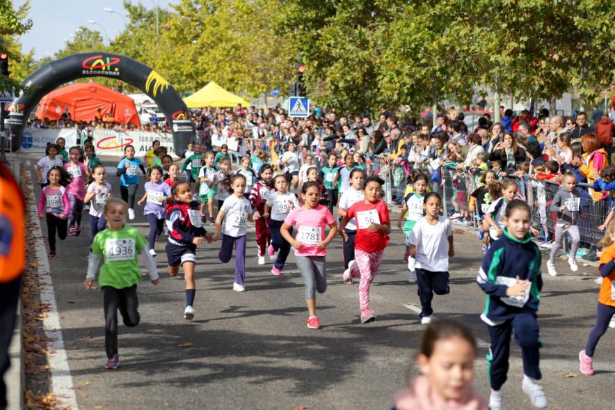 Milla Escolar 2018 -Imagen de la carrera multitudinaria infantil.