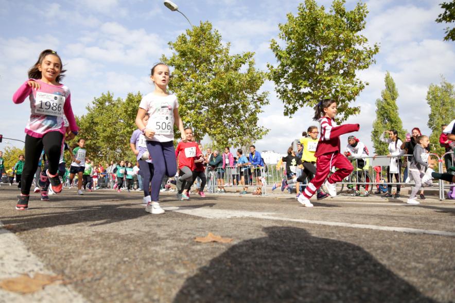 Milla Escolar 2018 - Primer plano de los niños corriendo.