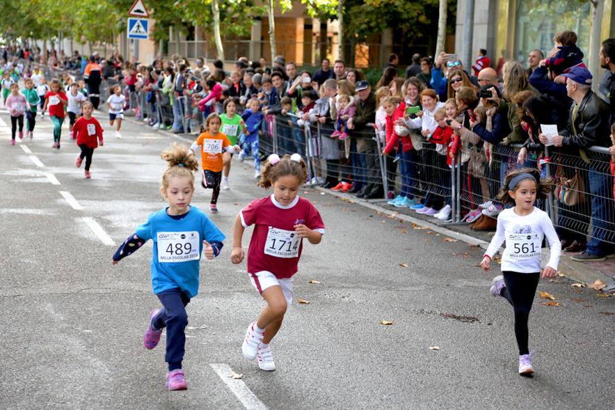 Milla Escolar 2018 -  Imagen de las corredoras infantiles.
