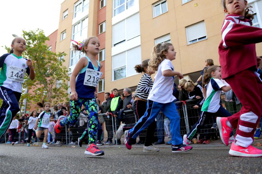 Milla Escolar 2018 - Primer plano de los niños corriendo.