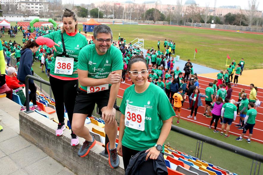 Alcalde Rafael Sanchez y corredores. Minimaratón Lucha contra el Cáncer