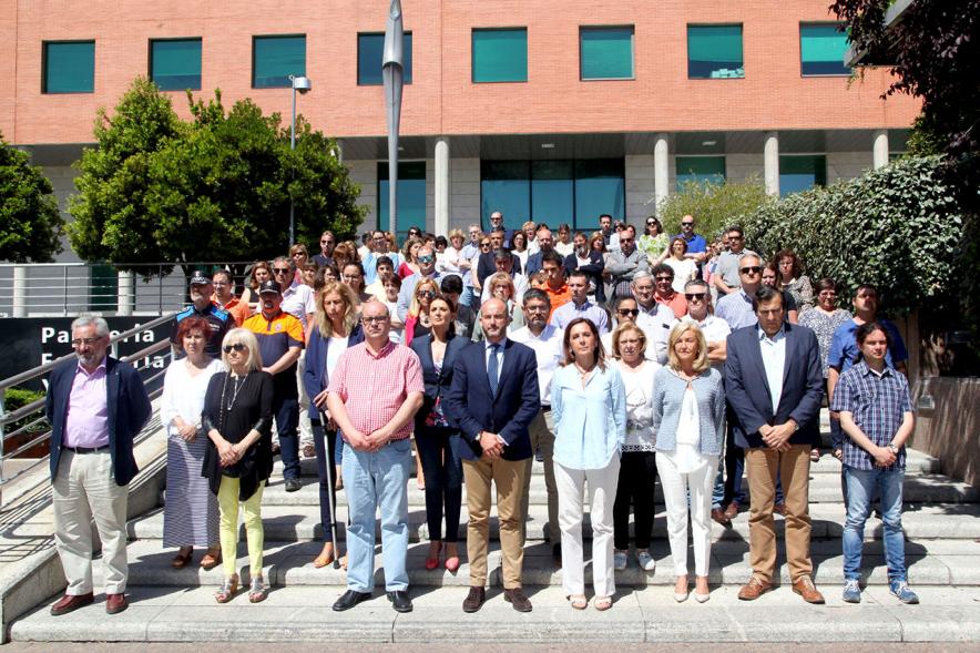 Miembros del consistorio presentes en el minuto de silencio