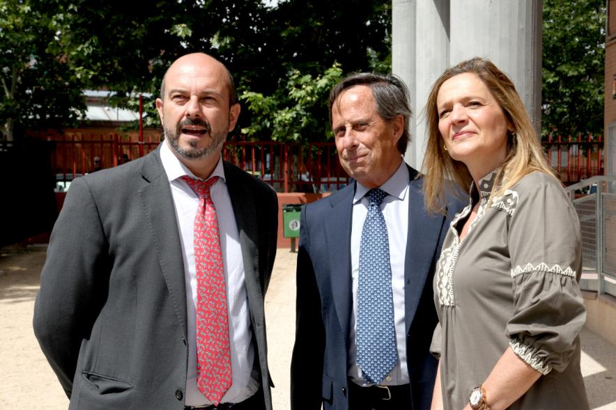 Delegación municipal durante la visita