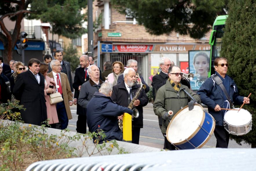 Fiestas Virgen de la Paz 2019 - Misa Mayor de la Paz - Imagen de unos músicos en la calle, en las calles cercanas a la iglesia.