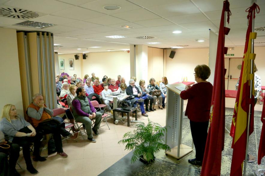 Entrega de Mona de Pascua - Imagen vista general del salón donde se celebra el acto.