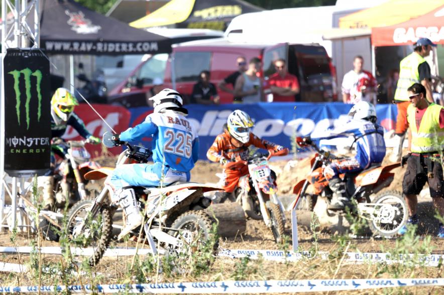 IVº Superenduro de Alcobendas de Motocross -  Los corredores trazando.