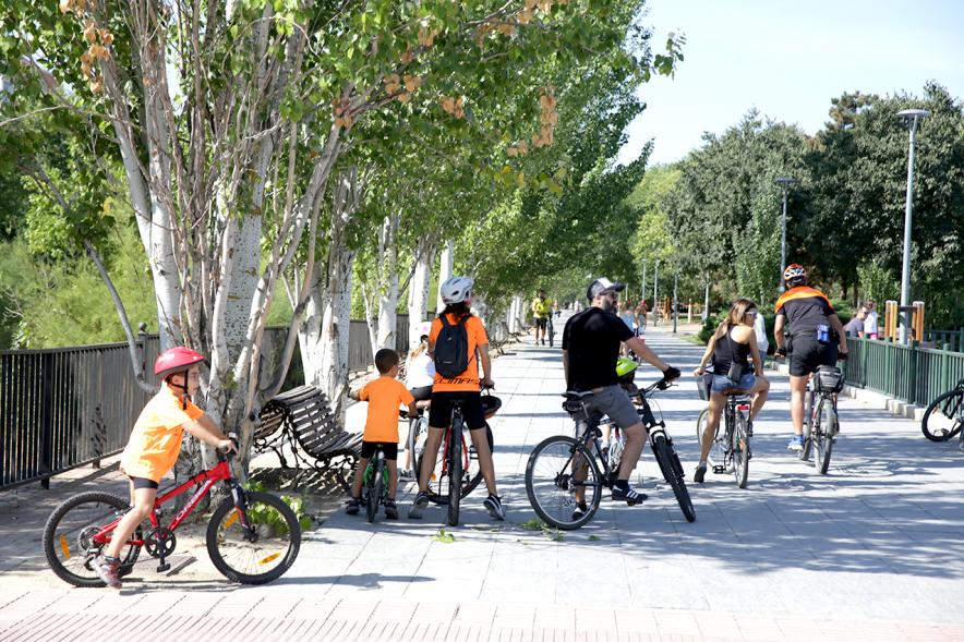 Semana Europea de la Movilidad - Día sin Coches - Imagen de personas utilizando sus bicicletas.