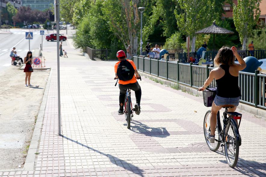Semana Europea de la Movilidad - Día sin Coches - Imagen de personas utilizando sus bicicletas.