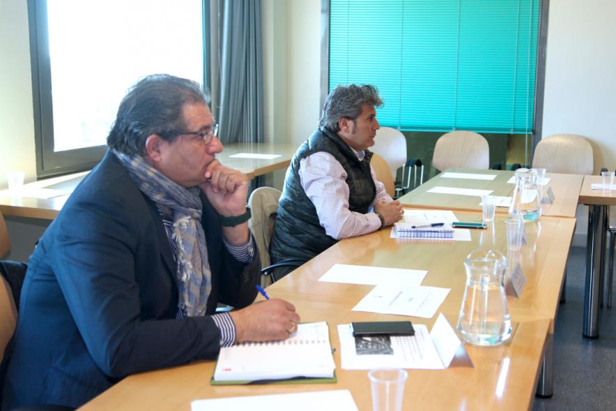 Reunión de Alcaldes Plataforma Movilidad Madrid Norte - Imagen primer plano de unos participantes en la reunión.