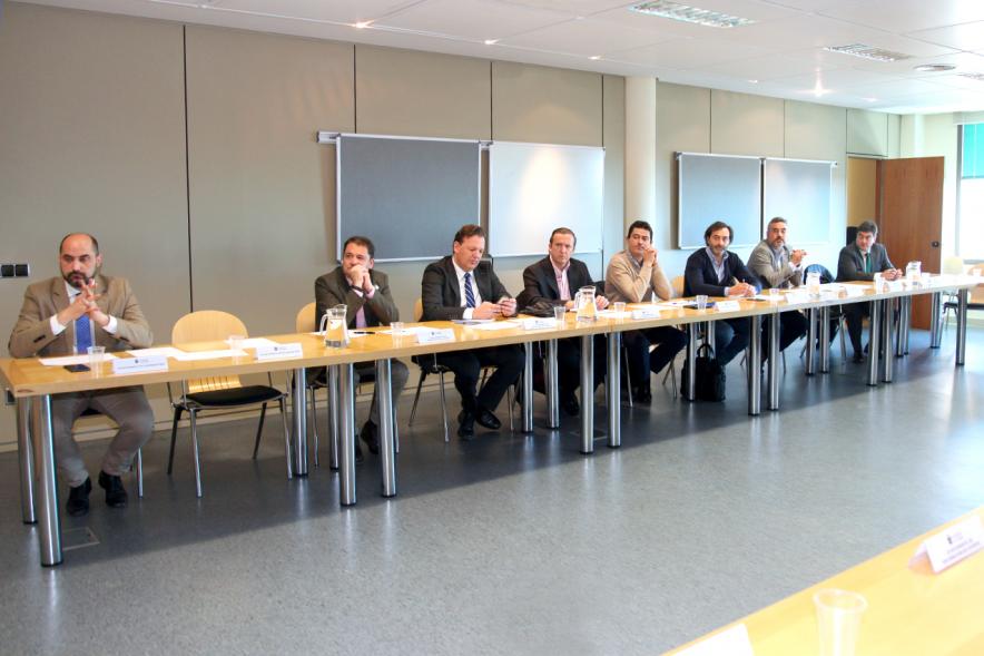 Reunión de Alcaldes Plataforma Movilidad Madrid Norte - Imagen plano general de unos participantes en la reunión.