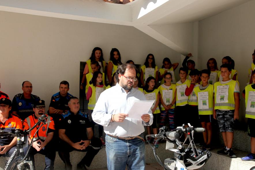 Lectura del Manifiesto y Actividades de la Semana de la Movilidad -  Concejal lee el manifiesto.