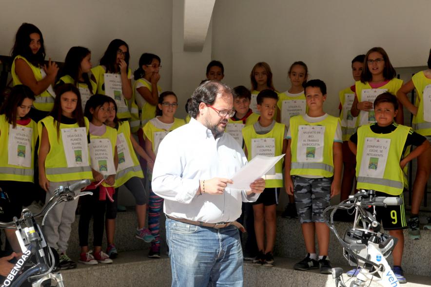 Lectura del Manifiesto y Actividades de la Semana de la Movilidad -  Concejal lee el manifiesto.