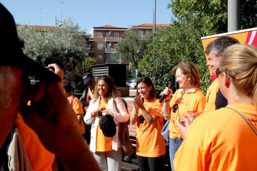 Semana de la Movilidad - Itinerario Saludable de Mayores - Imagen de varias autoridades municipales presentando la  marcha.