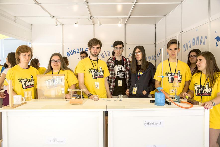 Finde Científico en MUNCYT - Grupo de monitores.