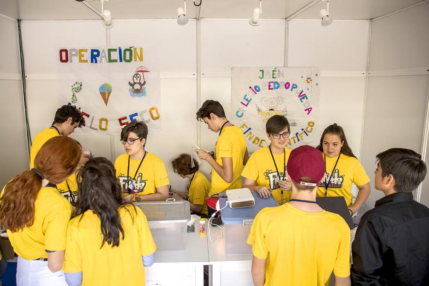 Finde Científico en MUNCYT - Grupo de jóvenes monitores. 