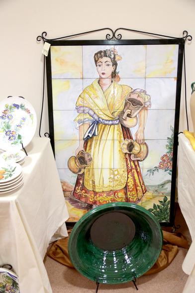 Semana Cultural de la Región de Murcia - Imagen de unos azulejos y una vajilla de cerámica.