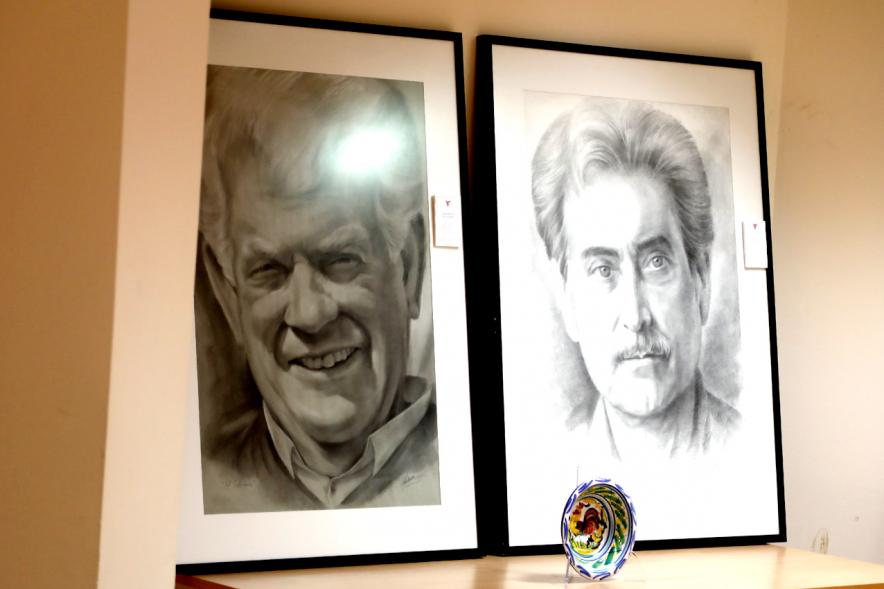Exposición Semana Cultural Región de Murcia - Imagen de algunas de las obras expuestas, en este caso unos retratos.