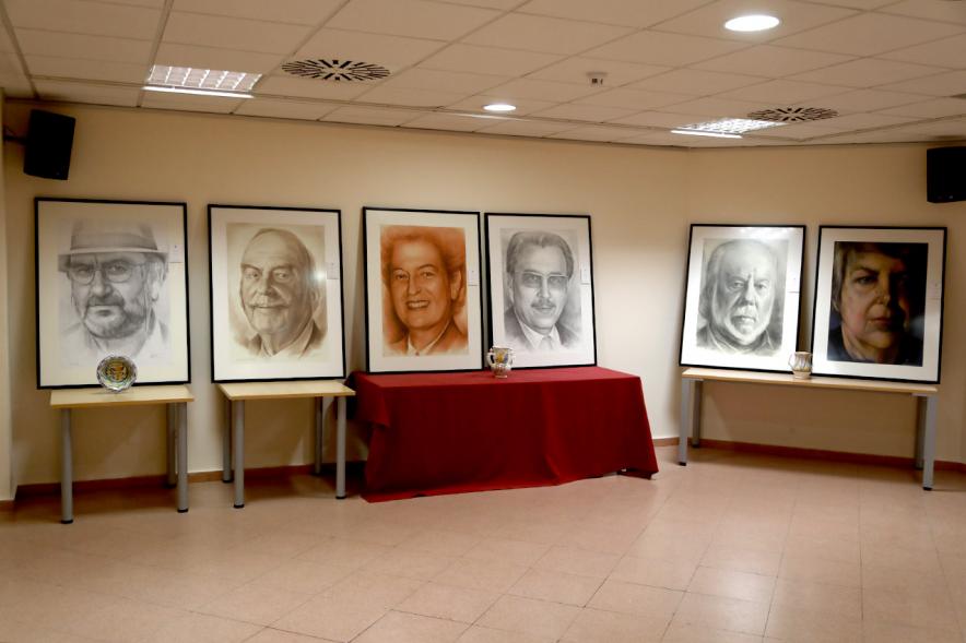 Exposición Semana Cultural Región de Murcia - Imagen de algunas de las obras expuestas, en este caso unos retratos.