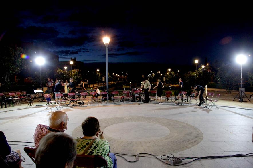 La Música Conquista la Calle - Avda Pablo Iglesias - Imagen del escenario vacío.