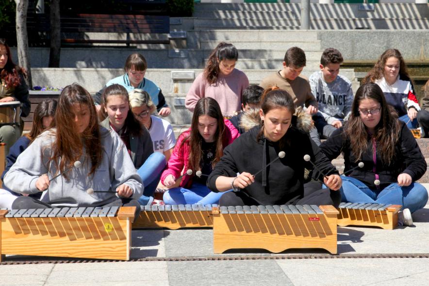 Musiqueando 2017 en la Plaza Mayor - Jóvenes tocando.