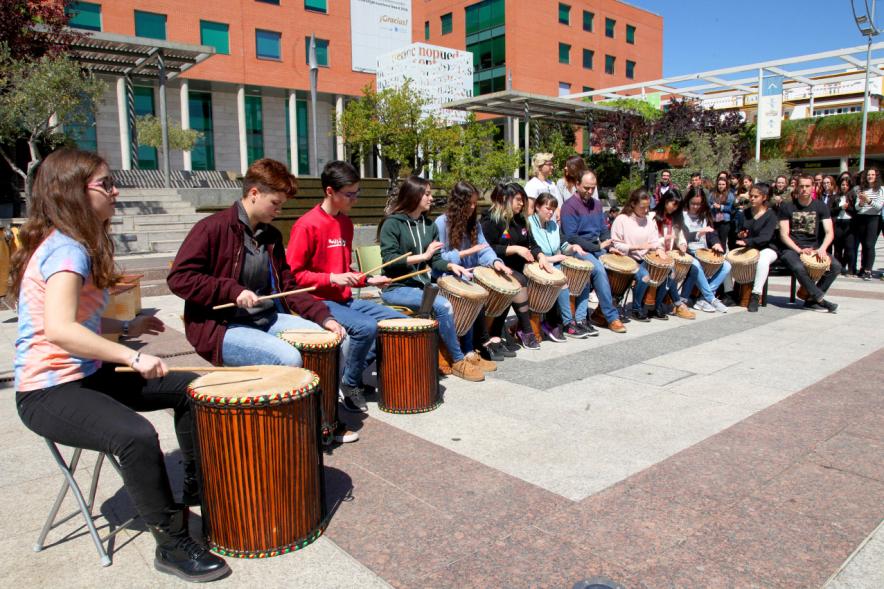Musiqueando 2017 en la Plaza Mayor -  Jóvenes tocando.