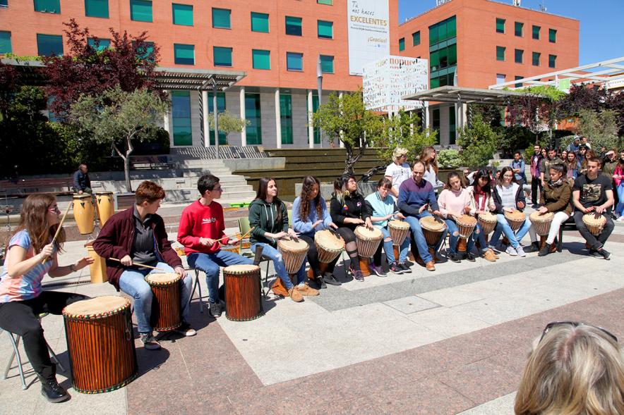 Musiqueando 2017 en la Plaza Mayor - Jóvenes tocando.
