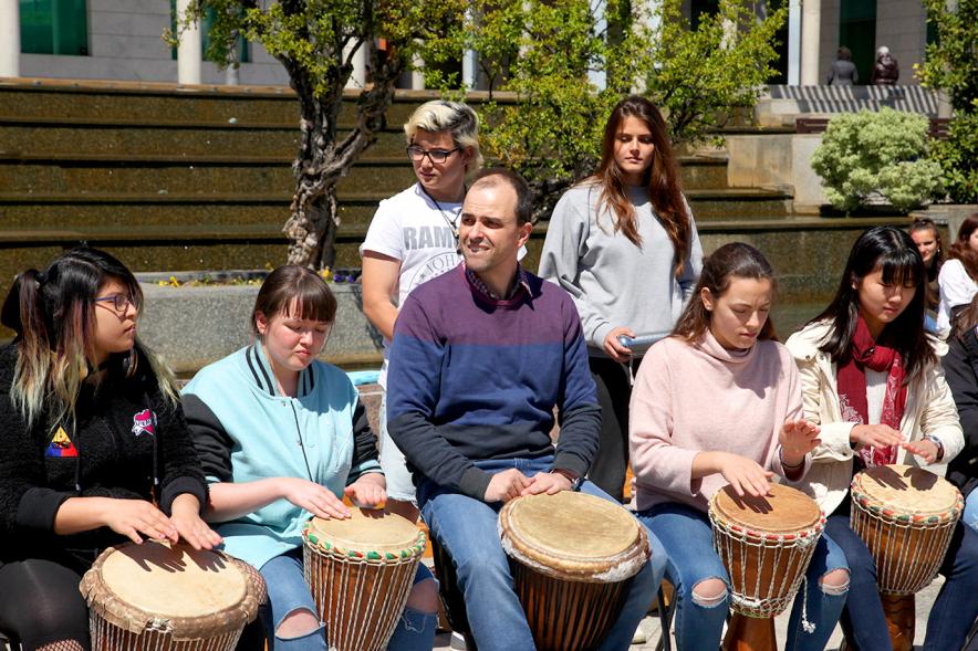 Musiqueando 2017 en la Plaza Mayor - Jóvenes tocando.
