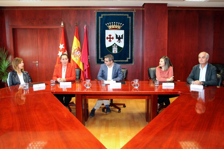 Alcalde Rafael Sanchez y Autoridades. Firma de Convenio PMD - FUNDAL - NCS - 2019